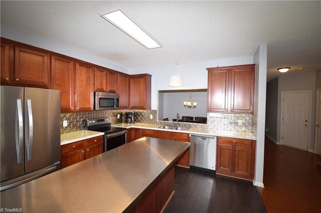 136 Penry Lane, Clemmons, NC 27012