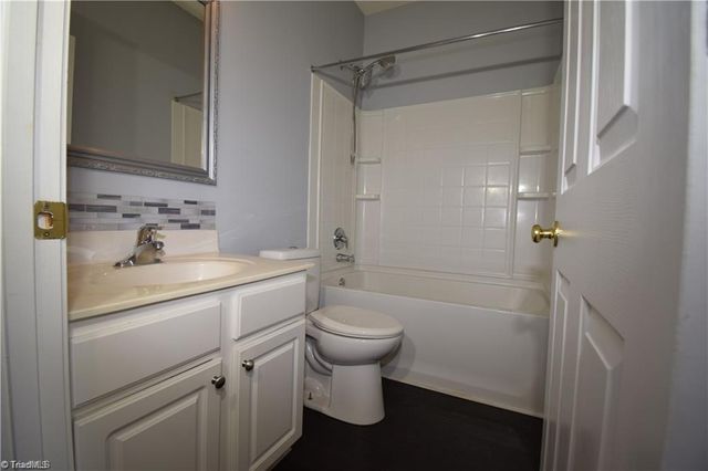 136 Penry Lane, Clemmons, NC 27012
