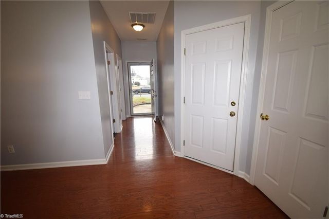 136 Penry Lane, Clemmons, NC 27012