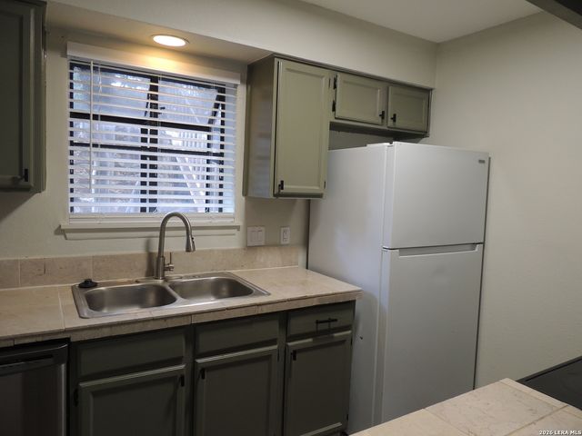 4212 Medical Dr Unit 202, San Antonio, TX 78229