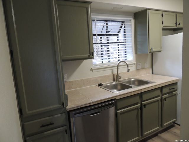 4212 Medical Dr Unit 202, San Antonio, TX 78229