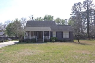 613 Country Club Dr., Conway, SC 29526