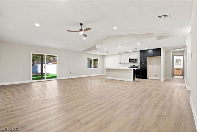 1828 Canterbury Drive, Las Vegas, NV 89119