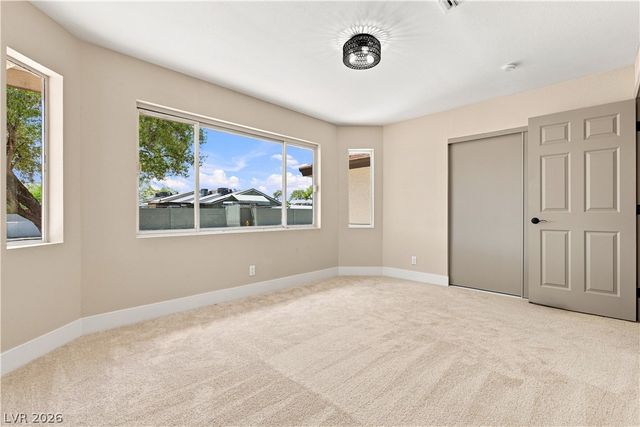 1828 Canterbury Drive, Las Vegas, NV 89119