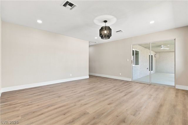1828 Canterbury Drive, Las Vegas, NV 89119