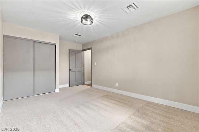 1828 Canterbury Drive, Las Vegas, NV 89119