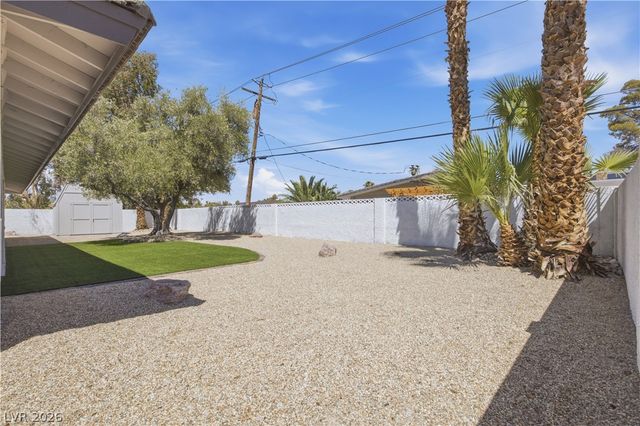 1828 Canterbury Drive, Las Vegas, NV 89119
