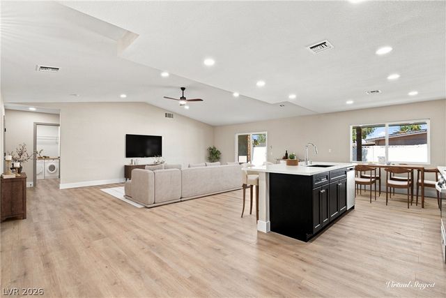 1828 Canterbury Drive, Las Vegas, NV 89119