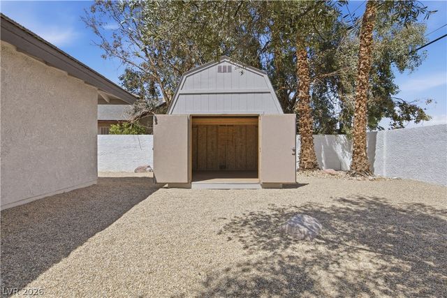 1828 Canterbury Drive, Las Vegas, NV 89119