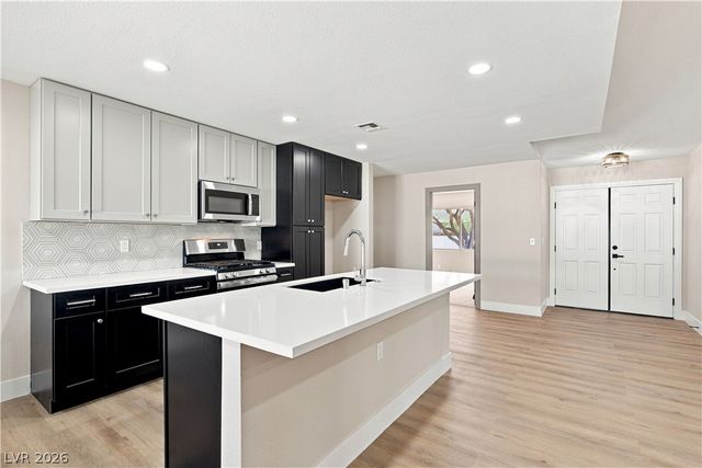 1828 Canterbury Drive, Las Vegas, NV 89119