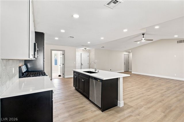 1828 Canterbury Drive, Las Vegas, NV 89119