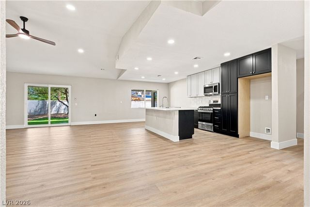 1828 Canterbury Drive, Las Vegas, NV 89119