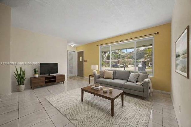 2000 N 58th Ave, Hollywood, FL 33021