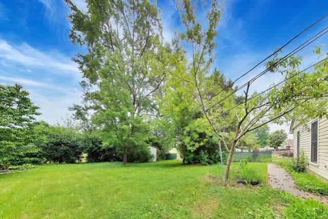 619 Parkside Circle, Streamwood, IL 60107
