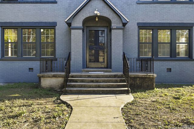 438 W Kings Hwy Apt 2, San Antonio, TX 78212