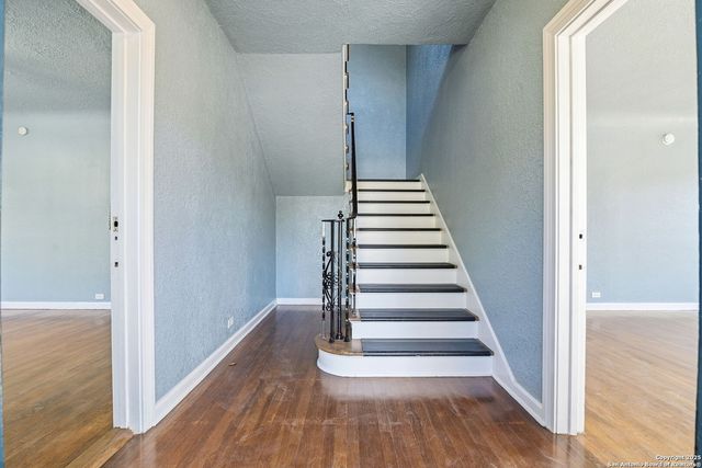 438 W Kings Hwy Apt 2, San Antonio, TX 78212