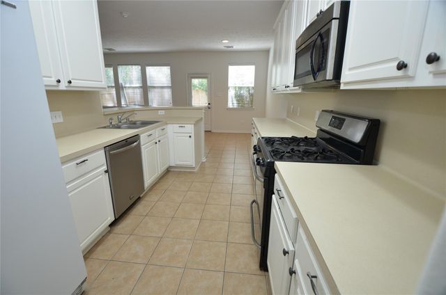 226 W Stedhill Loop, Conroe, TX 77384