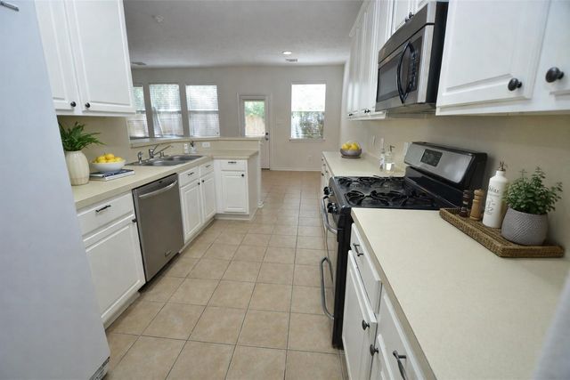 226 W Stedhill Loop, Conroe, TX 77384