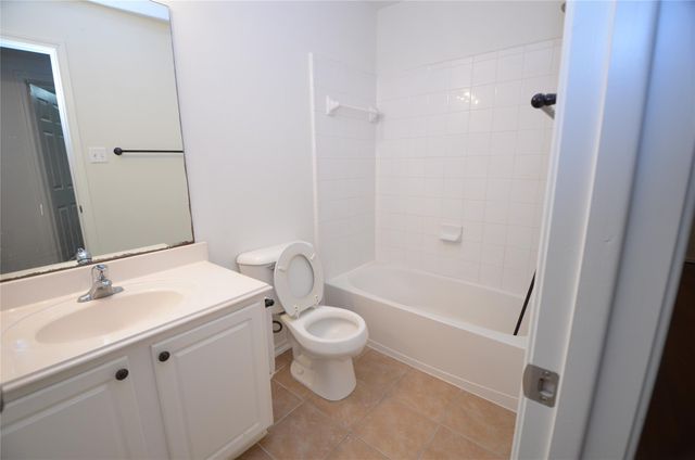 226 W Stedhill Loop, Conroe, TX 77384