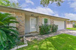 4926 Meadow Place Drive, La Porte, TX 77571