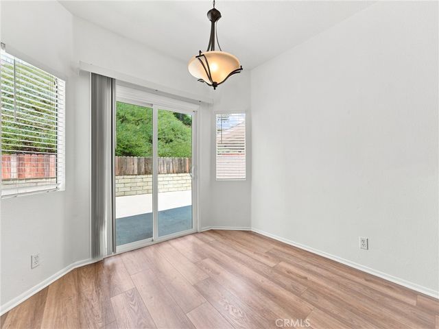 28525 Sugar Pine Way, Saugus, CA 91390