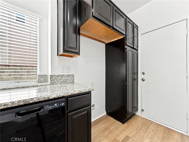 28525 Sugar Pine Way, Saugus, CA 91390