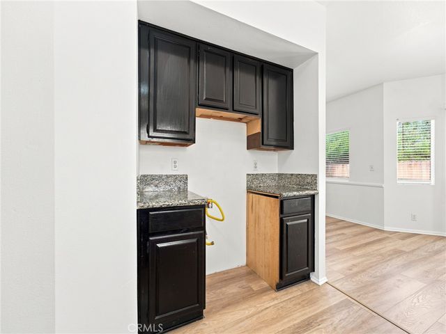 28525 Sugar Pine Way, Saugus, CA 91390