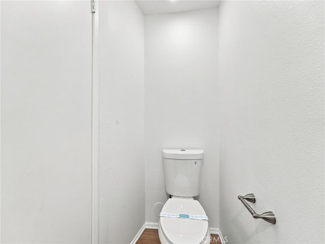 28525 Sugar Pine Way, Saugus, CA 91390