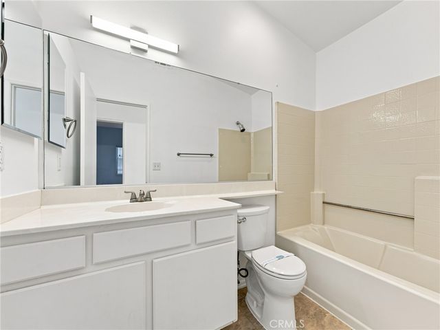 28525 Sugar Pine Way, Saugus, CA 91390