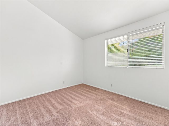 28525 Sugar Pine Way, Saugus, CA 91390
