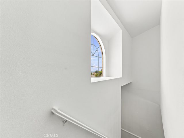 28525 Sugar Pine Way, Saugus, CA 91390