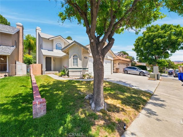 28525 Sugar Pine Way, Saugus, CA 91390