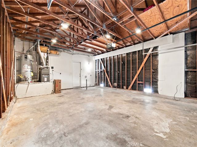 28525 Sugar Pine Way, Saugus, CA 91390