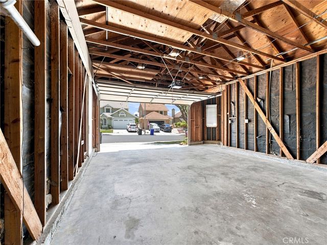 28525 Sugar Pine Way, Saugus, CA 91390
