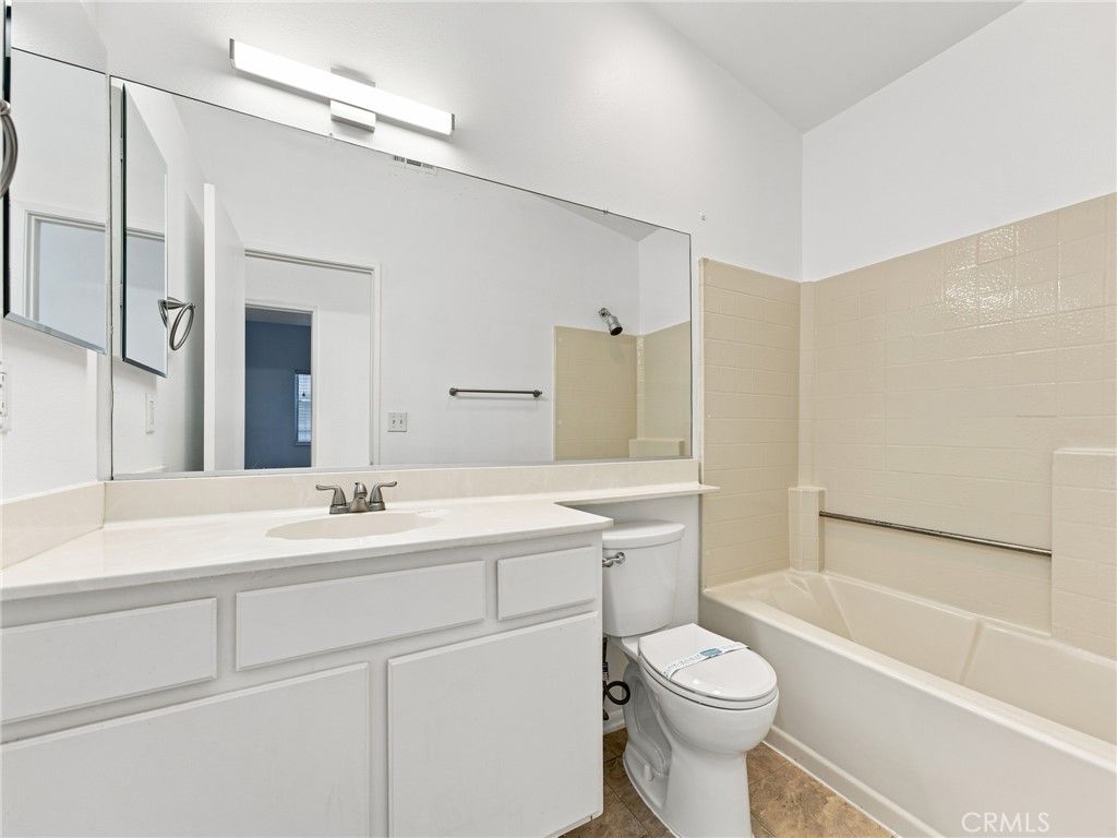 Image 18 of property listing at 28525 Sugar Pine Way, Saugus, CA 91390