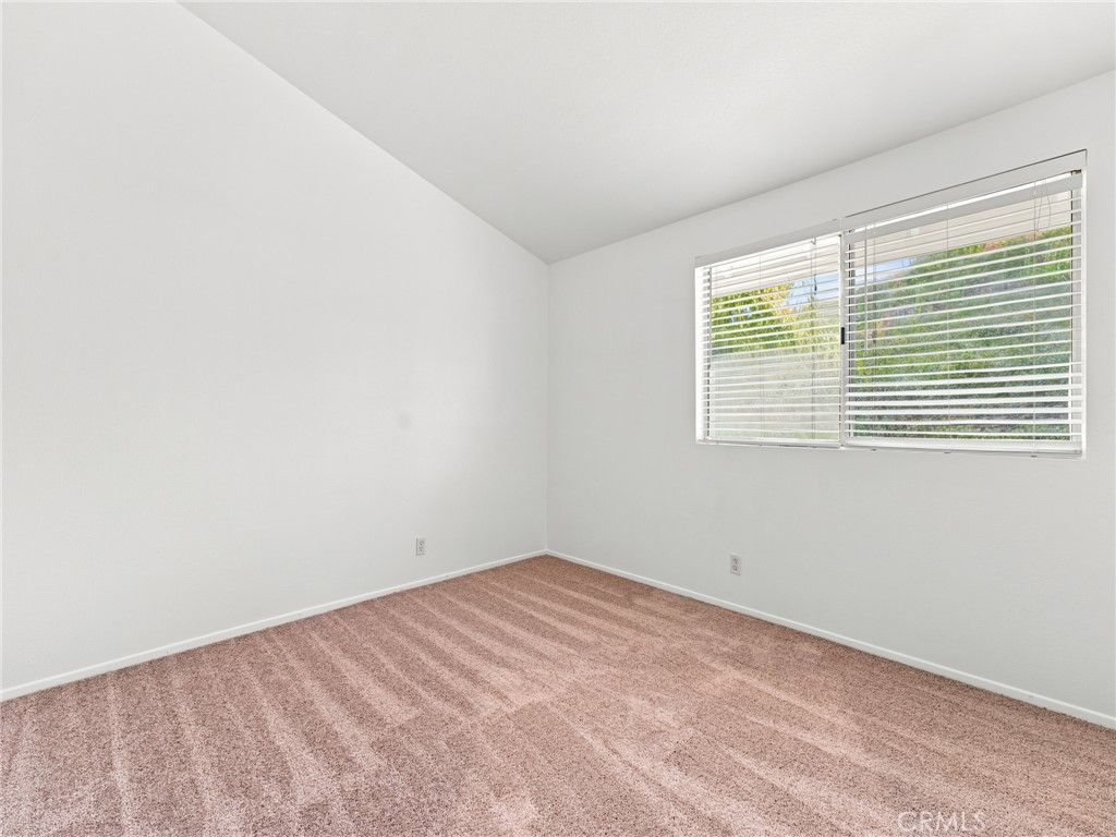 Image 21 of property listing at 28525 Sugar Pine Way, Saugus, CA 91390
