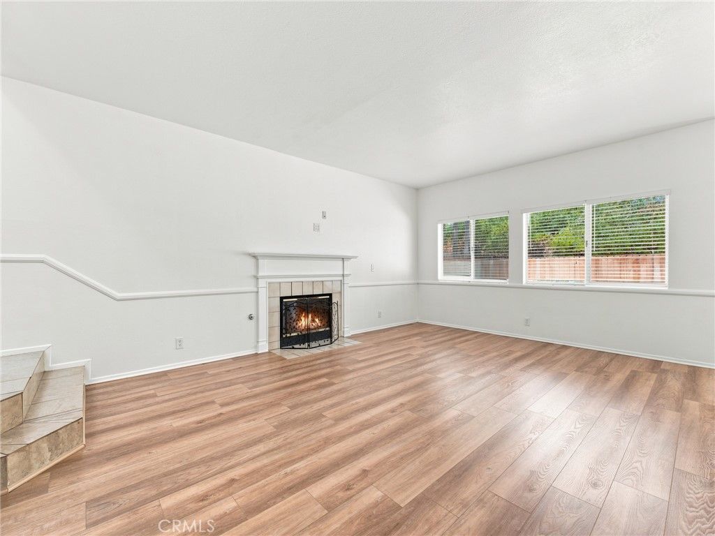 Image 7 of property listing at 28525 Sugar Pine Way, Saugus, CA 91390