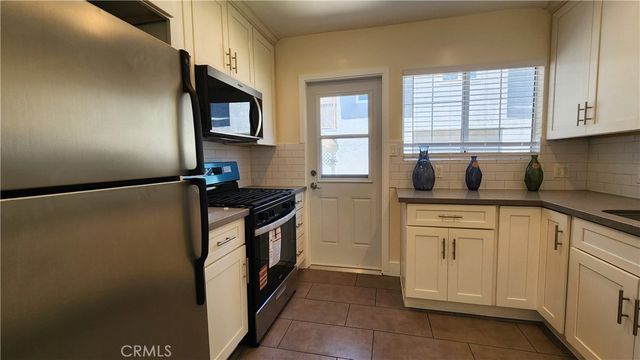 18009 Bullock Street, Encino, CA 91316