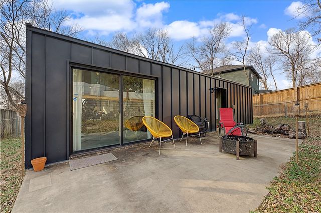 560 N Fallin Avenue, Fayetteville, AR 72701