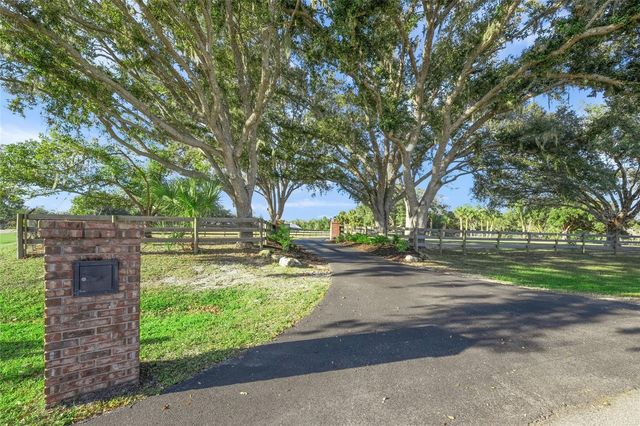 7042 SADDLE CREEK CIRCLE, Sarasota, FL 34241