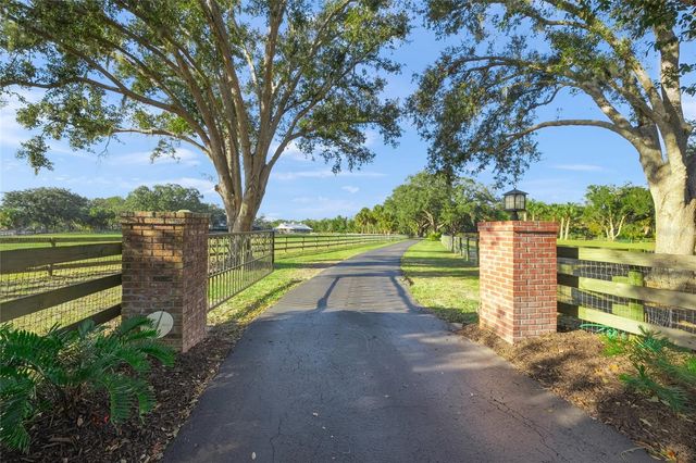 7042 SADDLE CREEK CIRCLE, Sarasota, FL 34241