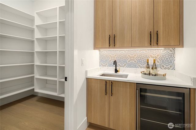 13698 NE 83rd Street, Redmond, WA 98052