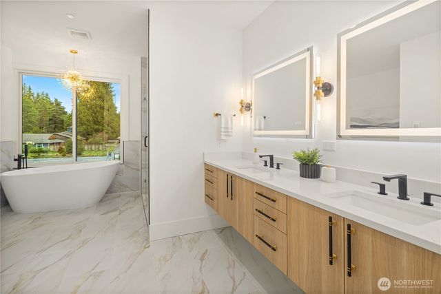 13698 NE 83rd Street, Redmond, WA 98052