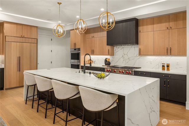 13698 NE 83rd Street, Redmond, WA 98052