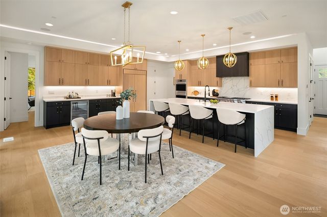 13698 NE 83rd Street, Redmond, WA 98052