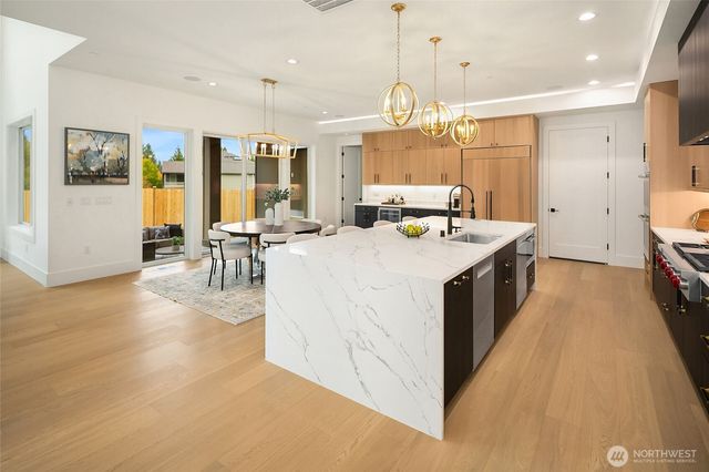 13698 NE 83rd Street, Redmond, WA 98052