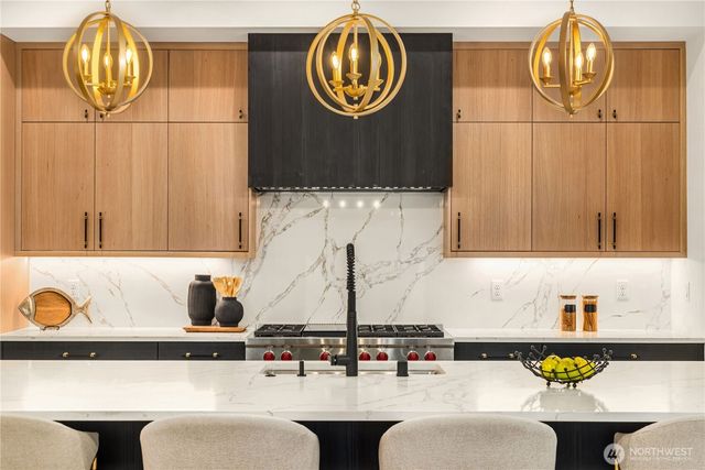 13698 NE 83rd Street, Redmond, WA 98052