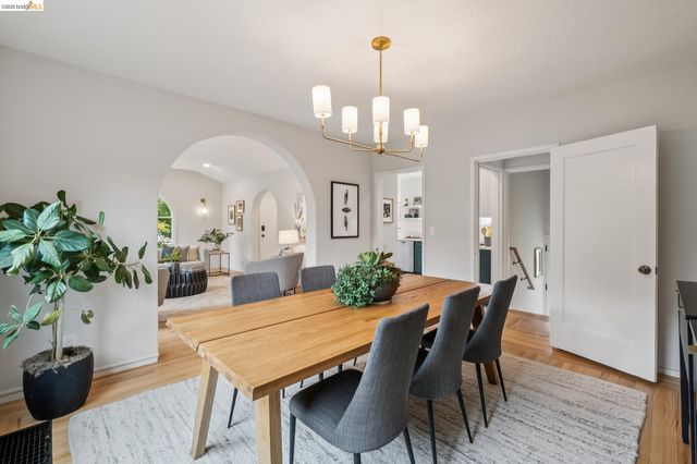 1246 Hopkins St, Berkeley, CA 94702