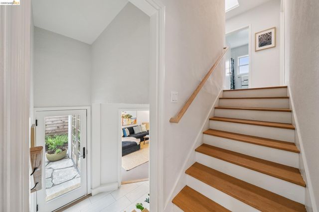 1246 Hopkins St, Berkeley, CA 94702