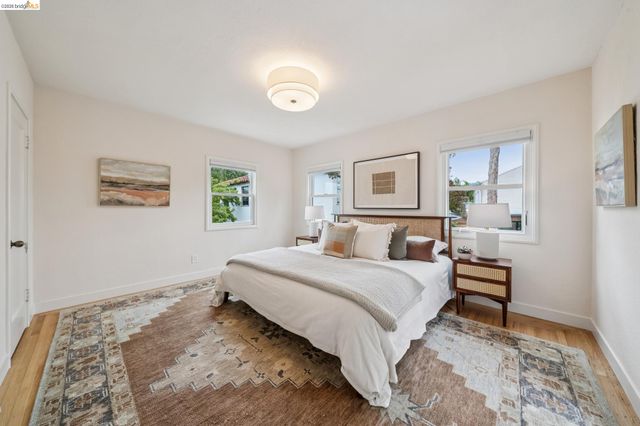 1246 Hopkins St, Berkeley, CA 94702